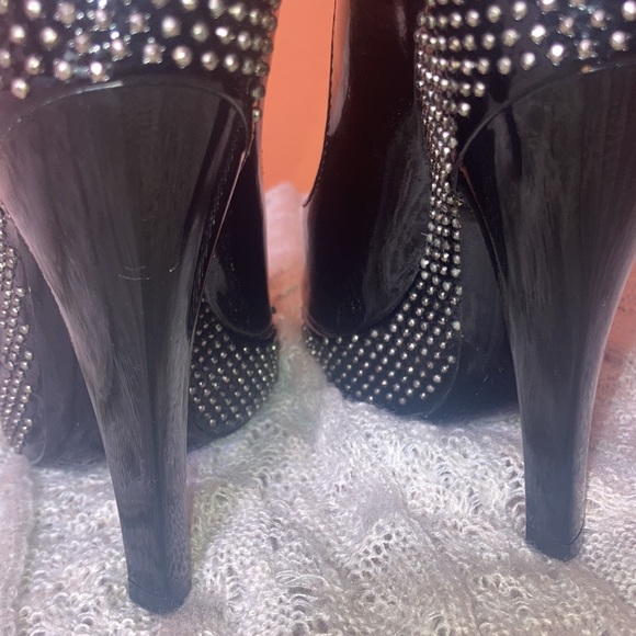 Burberry studded black heels - Picture 7 of 12